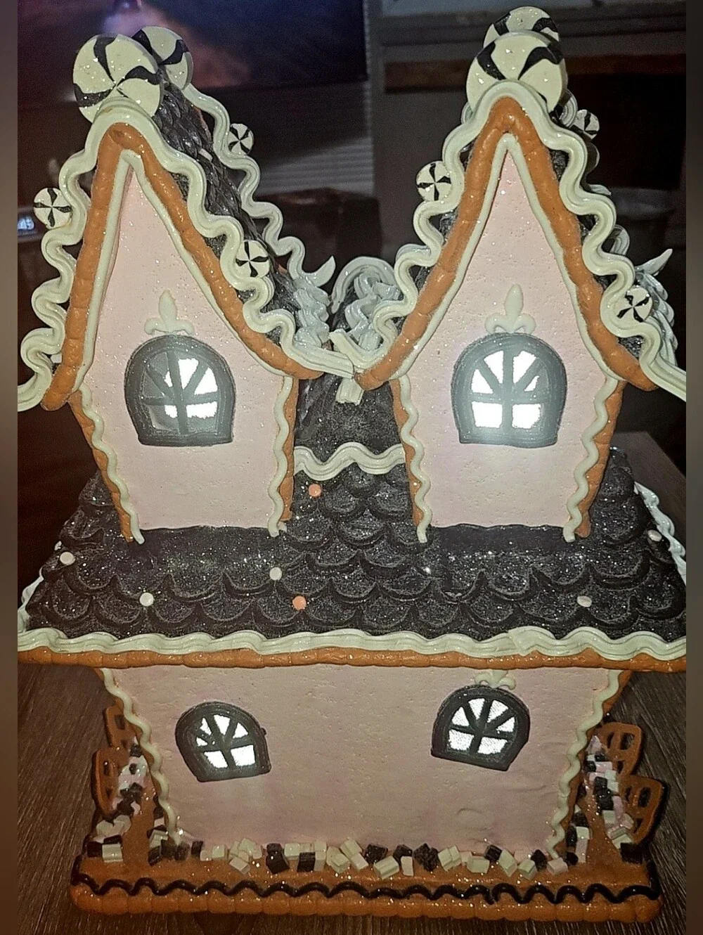 Candy Corn Lane Pastel LED Gingerbread Halloween House Lights Up and works! 16